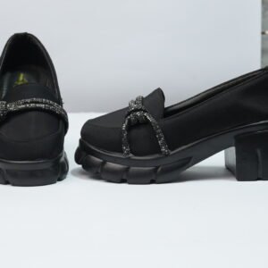 Alternative view of kids black chunky-heel loafers